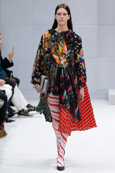 Look 32